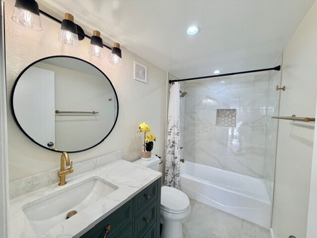 Foto del edificio - 1635 E Cypress St