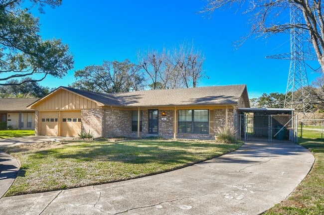 Building Photo - 2515 Valleyfield Dr