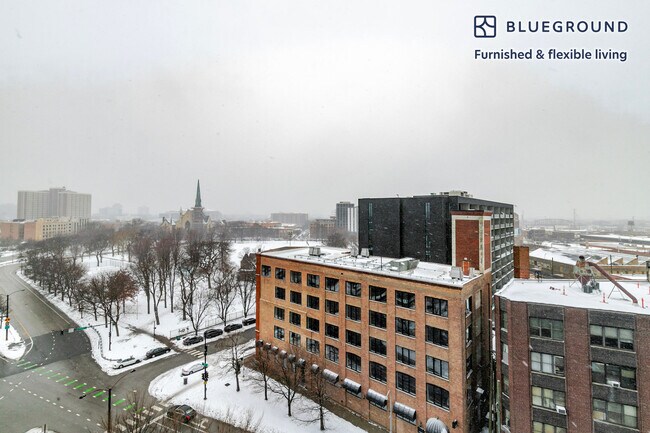 Building Photo - 1400 W Randolph St