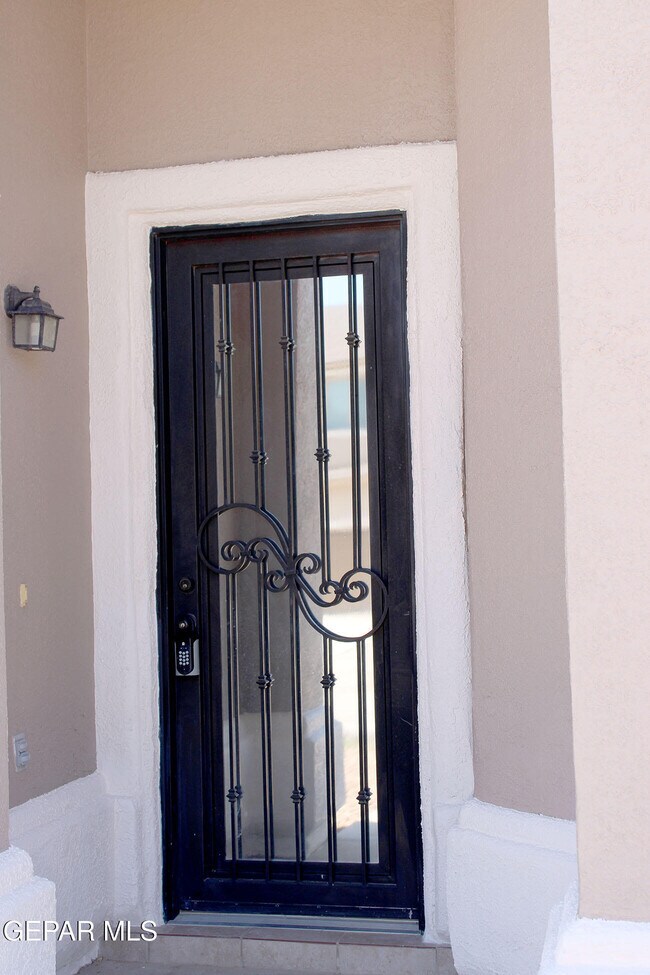 Foto del edificio - 5040 Gold Ranch Ave