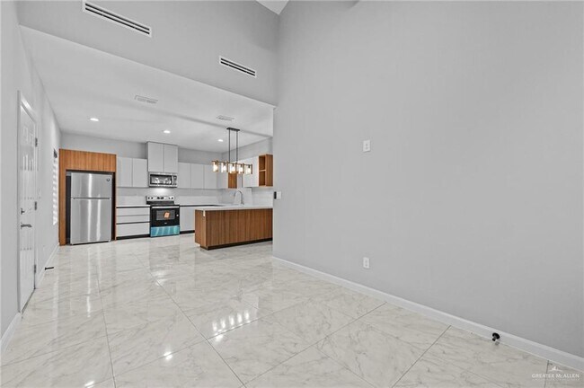 Foto del edificio - 901 W 8th St