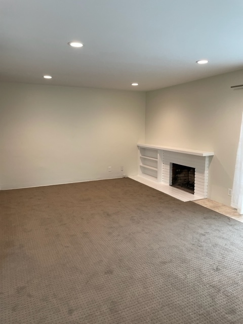 Living room - 5631 E Vernon St