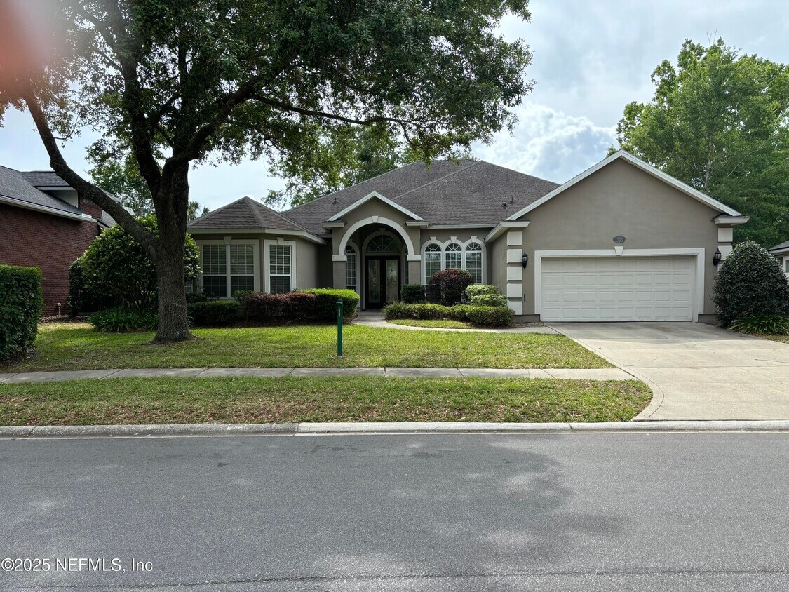 Foto principal - 7928 Hampton Park Blvd E