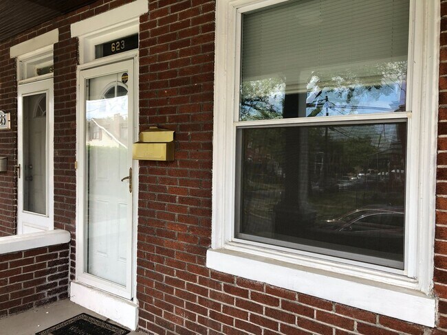 Building Photo - 3 Bedroom 1 Bath House For Rent In Harrisb...