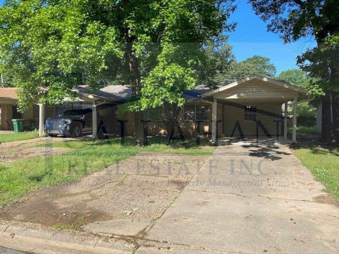 Primary Photo - 8307 East Woodview