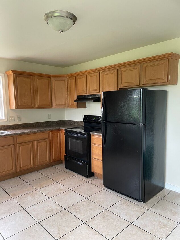 Foto principal - Waverly, VA - Four Bedroom / Two Bath - Mo...
