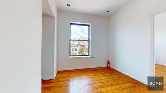Building Photo - 3 bedroom in Manhattan NY 10003