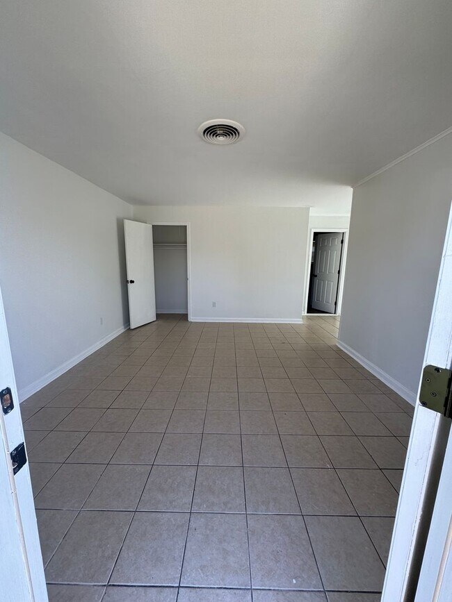 Building Photo - 6499 Marcie St