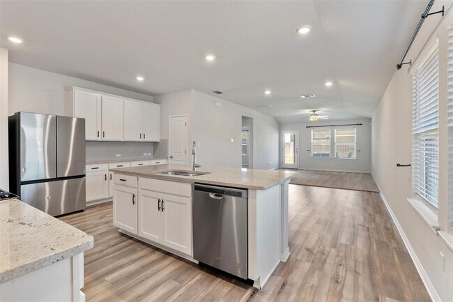 Building Photo - 504 Longmount Cv