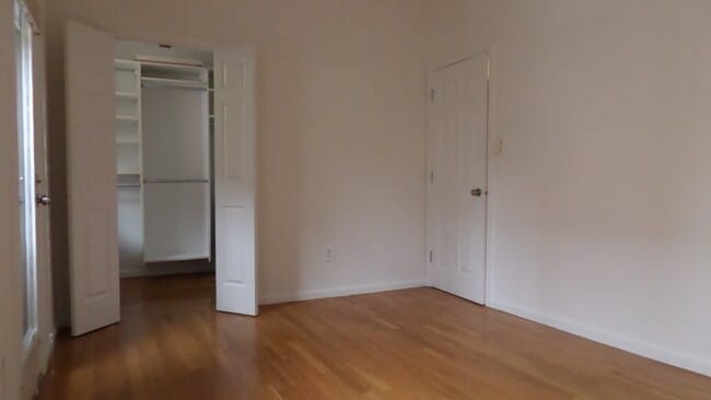 Foto del edificio - 100 E Brookline St