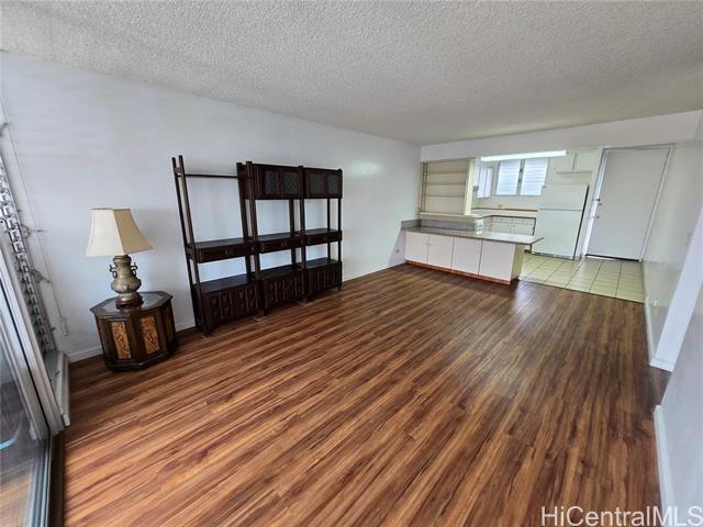 Building Photo - 910 Kapahulu Ave