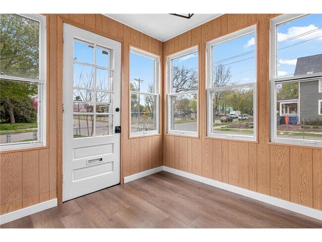 Building Photo - 3401 Pillsbury Ave