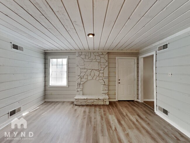Building Photo - 3984 Lacewood Dr