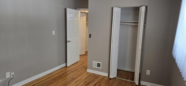 Building Photo - 7010 Town Ln