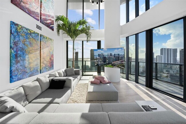 Foto del edificio - 121 NE 34th St