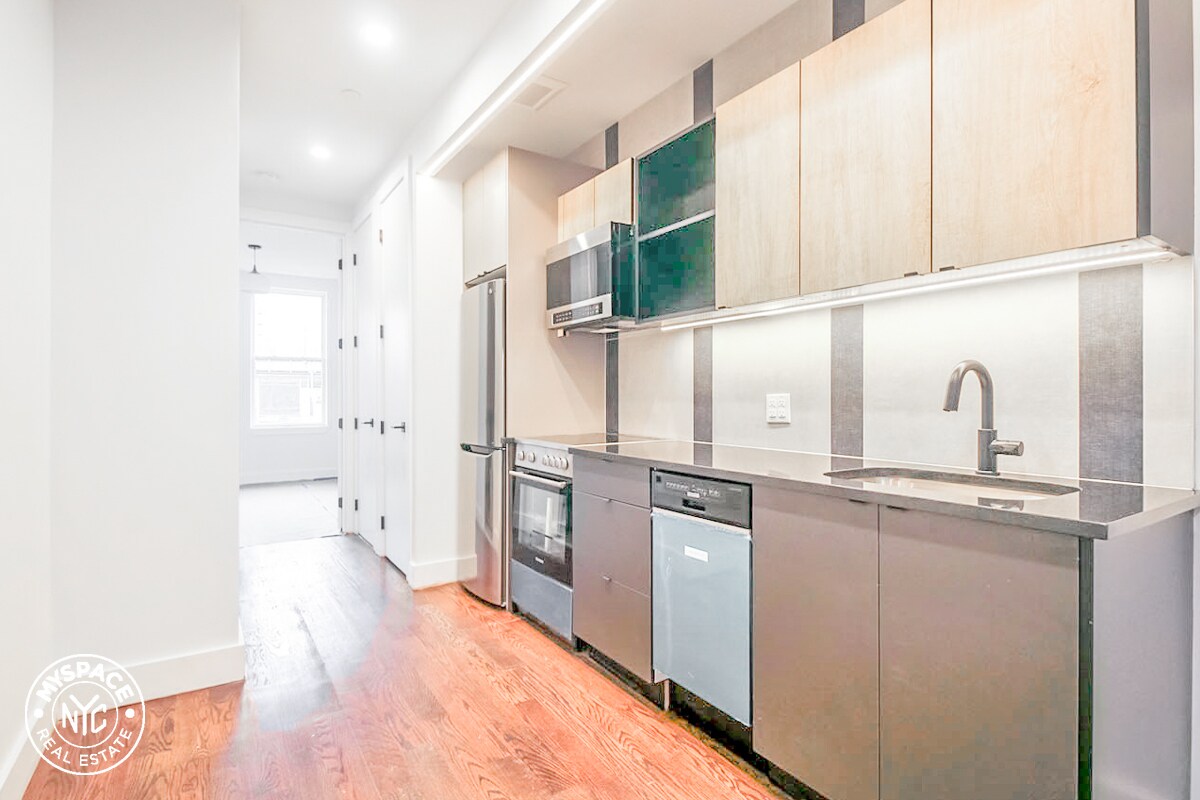 Foto principal - 51 Cedar St