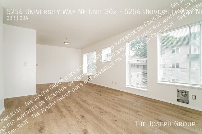Foto del edificio - 5256 University Wy NE