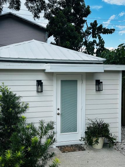 Fotografía del edificio - 6007 N Orange Blossom Ave