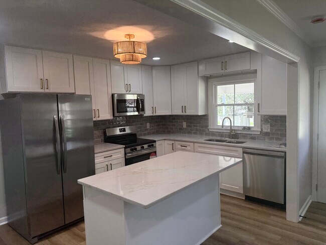 Foto del edificio - 2819 Reeves Ln