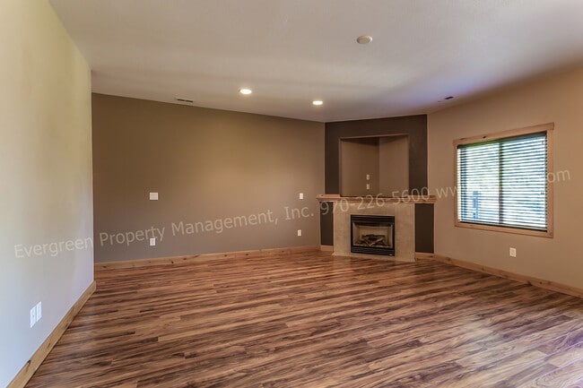 Building Photo - Lock in your rent through 2026! Beautiful ...