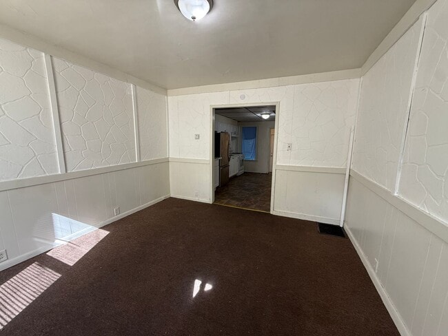 Building Photo - 525 1/2 Elliger Street