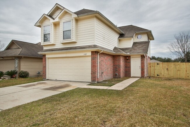 Move in Ready / 4 Bedrooms / Great Location - Move in Ready / 4 Bedrooms / Great Location House