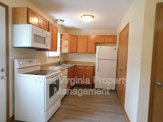 Building Photo - 219 Cardinal Wy