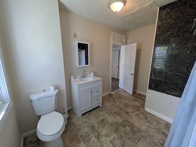 Foto del edificio - 60 N Harris Ave