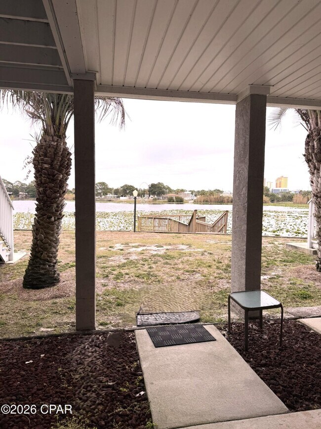 Foto del edificio - 301 Lullwater Dr