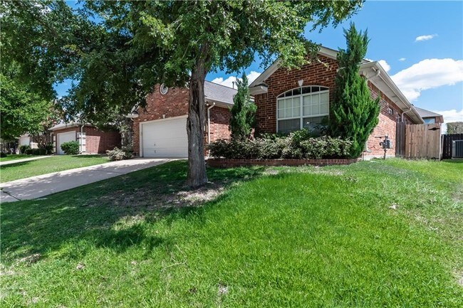 Foto del edificio - 6917 McCracken Ct