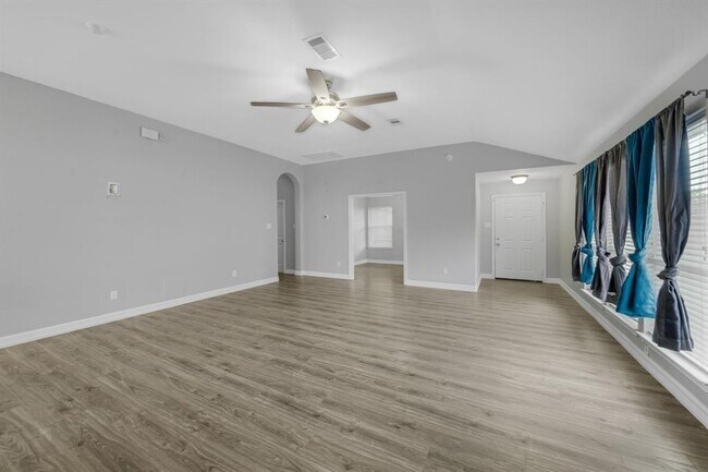 Foto del edificio - 15327 Judy