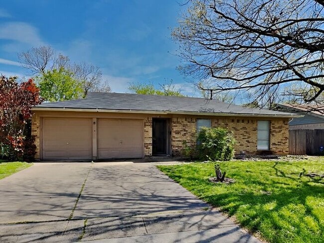 No Application Fees* $500 off w/move in by... - No Application Fees* $500 off w/move in by... House
