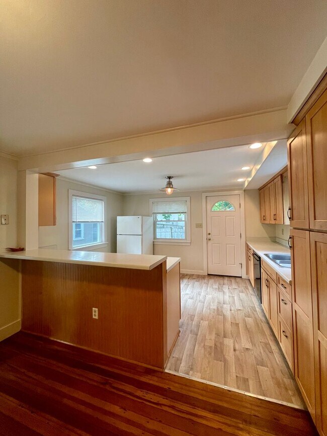 Building Photo - Single Family Home in Newburyport-Resident...