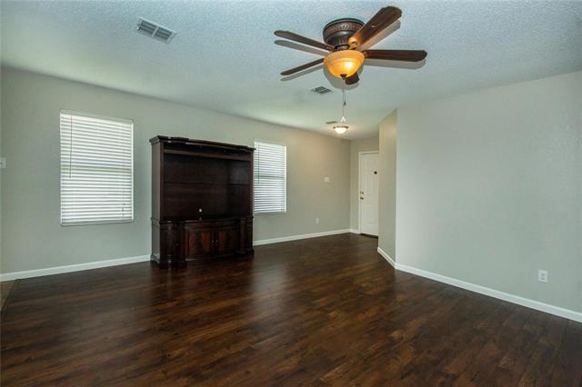 Building Photo - 2224 Maple Dr