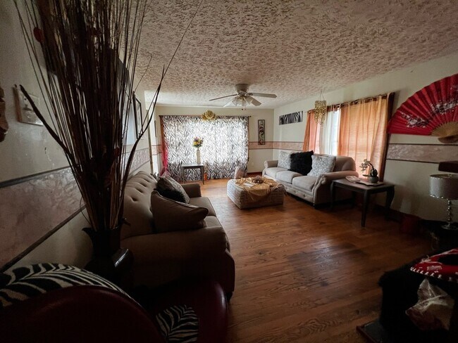 Foto del edificio - 3905 Ivy Ave