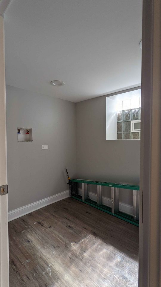 Foto del edificio - 1427 N Laramie Ave