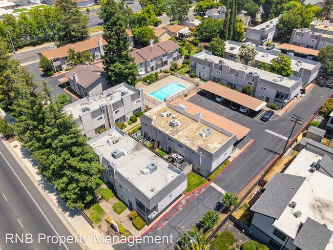 Building Photo - 2 br, 1.5 bath House - 7032 Fair Oaks Blvd...