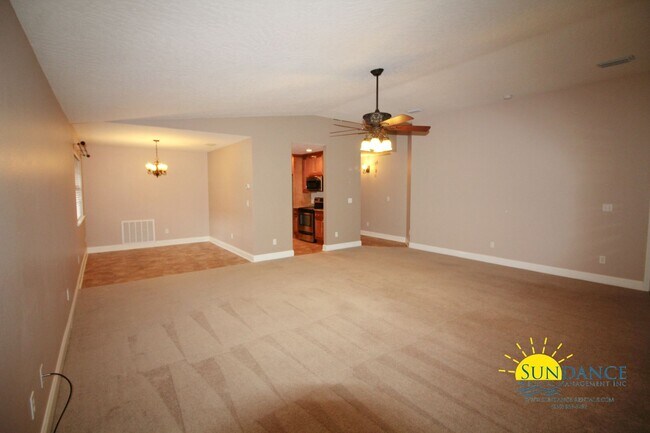 Building Photo - Nice Home in Highly Desirable Area!!