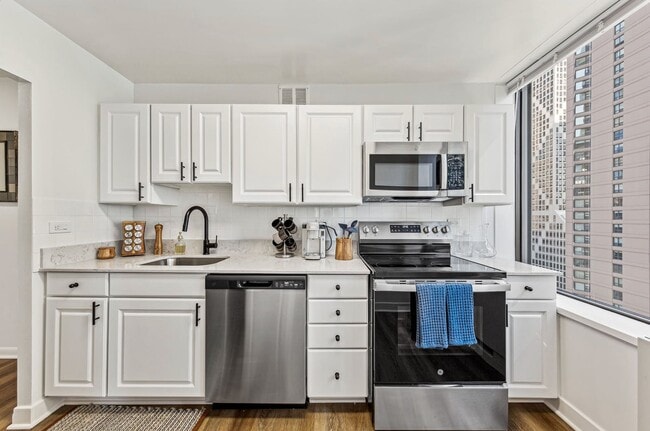 Photo - 324 E Ontario St Apartment