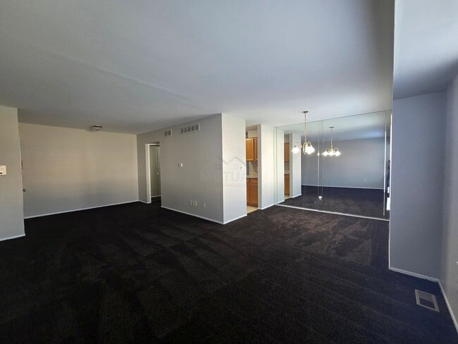 Building Photo - 30276 Southfield Rd