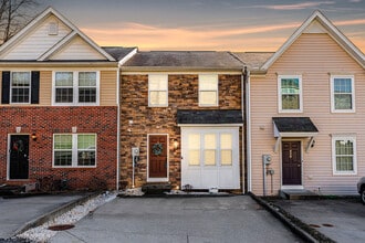 Building Photo - 243 Raven Run