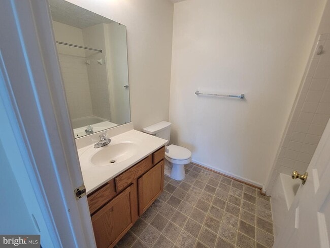 Building Photo - 703 Orchard Overlook