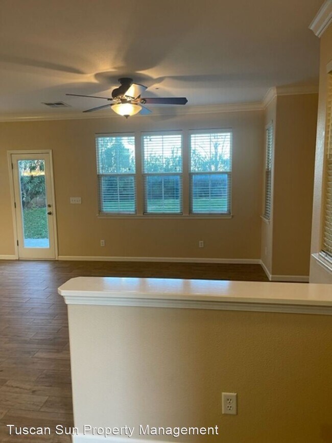 Building Photo - 4 br, 2.5 bath House - 2063 VIENNA WAY