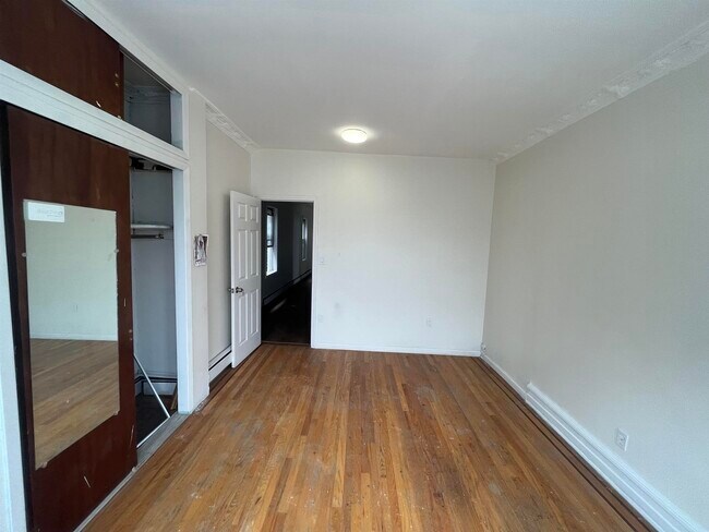 Building Photo - 129 Highland Ave