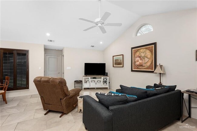 Building Photo - 10 Jackson N Rd