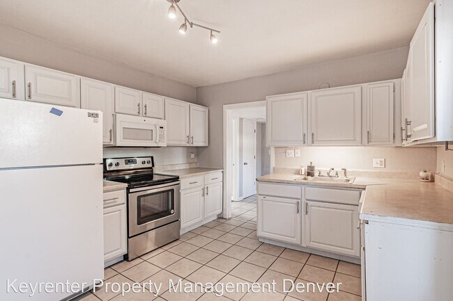 Building Photo - 3 br, 1.5 bath House - 2261 S Fox St