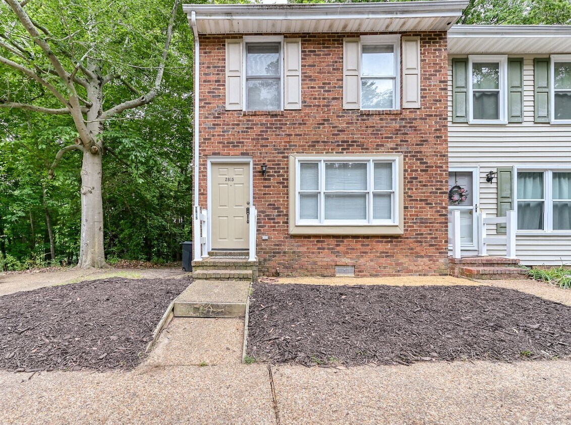 Foto principal - 2815 Oak Hill Dr