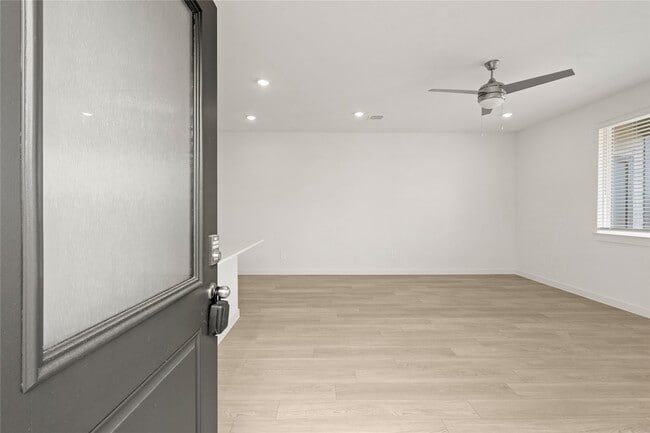 Building Photo - 1742 Revolution Way