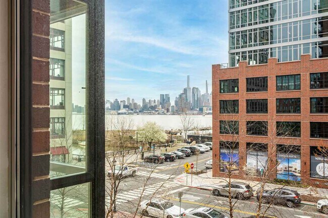 Building Photo - 1400 Hudson St