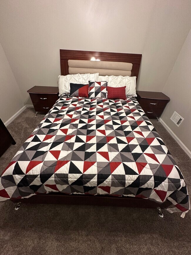 Foto del edificio - 1 Rainbow Dr